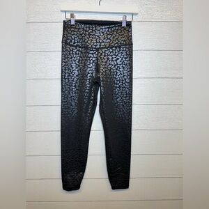IVL Black and Silver Leopard Print Leggings size 6